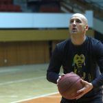 Trening koszykarzy Stomilu Olsztyn w Hali Urania