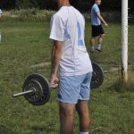 Trening siłowy na bocznym boisku Stomilu