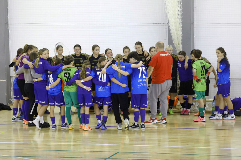 Piłkarki U-15 Stomilu Olsztyn wygrały eliminacje