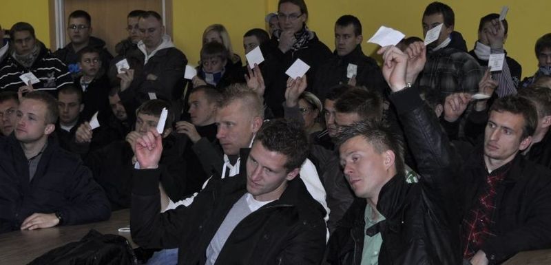 Głsowanie na walnym członków Stomilu Olsztyn, fot. Emil Marecki