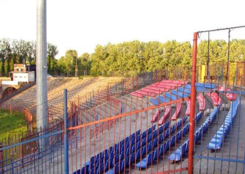 Sektor gości na stadionie Polonii, fot. poloniabytom.com.pl