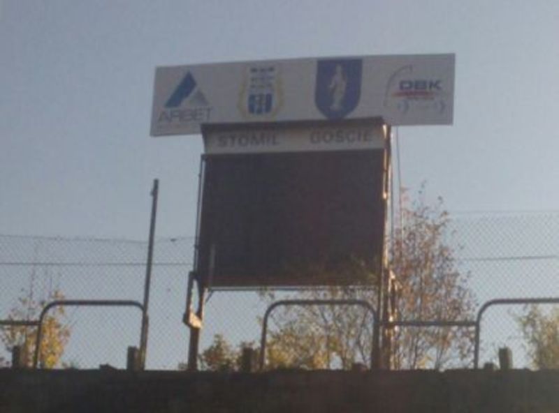 Nowa tablica na stadionie Stomilu Olsztyn, fot. stomilolsztyn.com (mms)