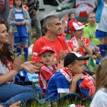 Młodzież Stomilu razem ze Stomil Socios wspólnie ogląda mecz Polska - Ukraina