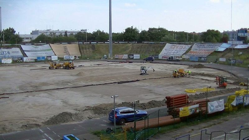 Firma Tamex wznowiła prace na stadionie, fot. Paweł Piekutowski