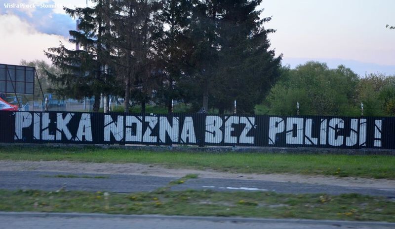 Piłka nożna bez policji. Fot. stomil.olsztyn.pl