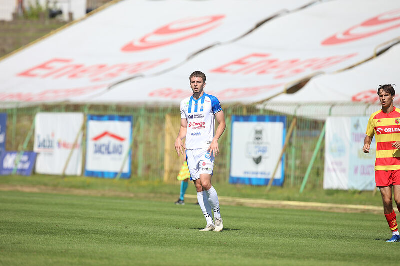 Piotr Jakubowski w meczu z Jagiellonią II Białystok. Fot. Łukasz Kozłowski