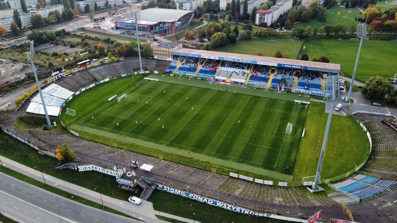 Stadion Stomilu z lotu Kormorana. Fot. Paweł Piekutowski