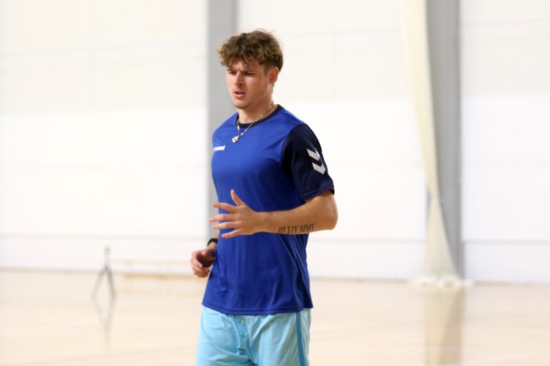 Patryk Brulinski na dzisiejszym treningu Stomilu. Fot. Emil Marecki