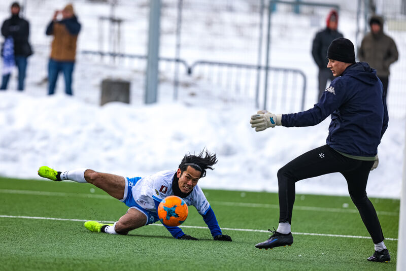 Shōtō Unno strzelił gola w sparingu z Pisą. Fot. Łukasz Kozłowski