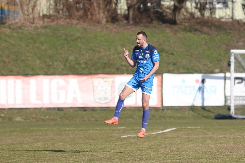 Concordia rozbita, Stomil liderem!