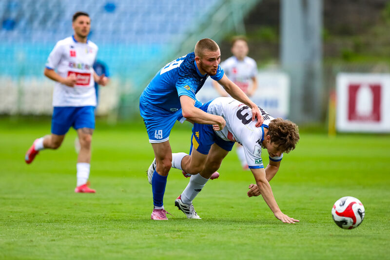 Mateusz Pajdak pauzuje w meczu z Olimpią II Elbląg