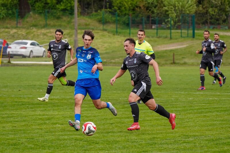 Rezerwy przegrały z Błękitnymi Pasym 1:2. Fot. Wiesław Nosowicz