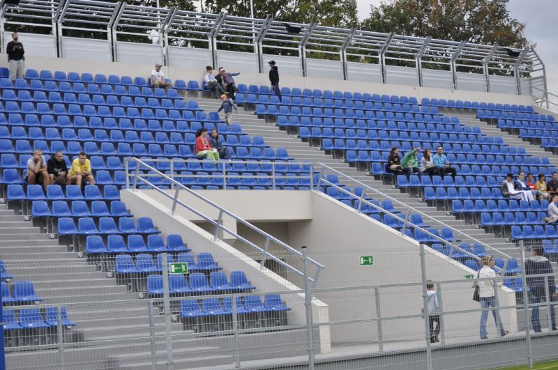 Trybyna otwarta stadionu w Ostródzie, fot. Emil Marecki