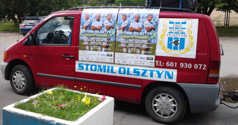 Auto wcześniej promowało mecz Stomilu z Wartą Poznań, fot. stomilolsztyn.com