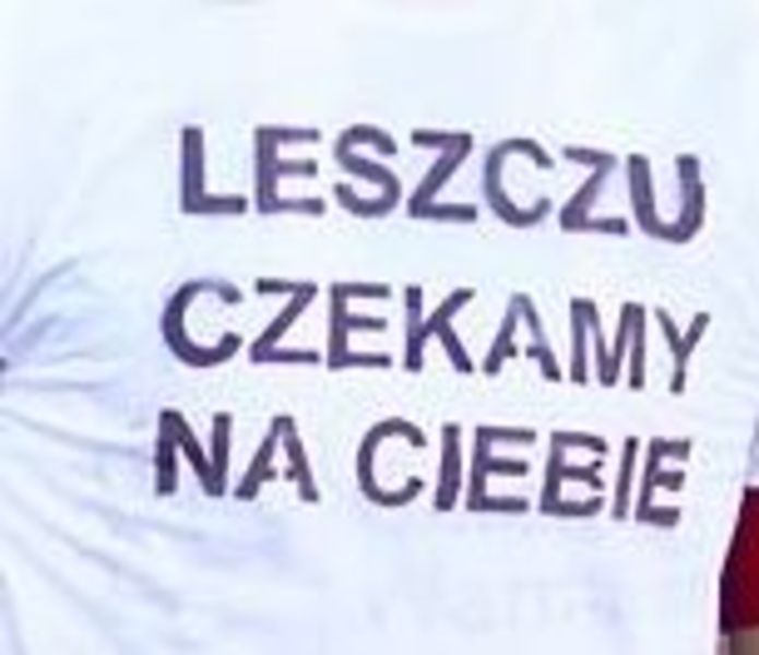 Napis na koszulkach piłkarzy Stomilu z ostatniego meczu, fot. Artur Szczepański