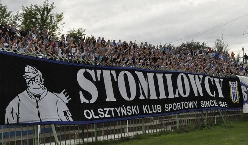 Kibice Stomilu na meczu w Grudziądzu w 2013 roku, fot. kibice.stomil.olsztyn.pl