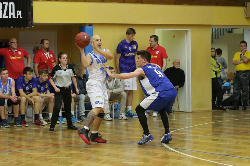 Koszykarze Stomilu Olsztyn w akcji, fot. Emil Marecki