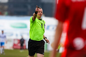 Damian Kossakowski sędzią meczu Stomil Olsztyn - Pisa Barczewo